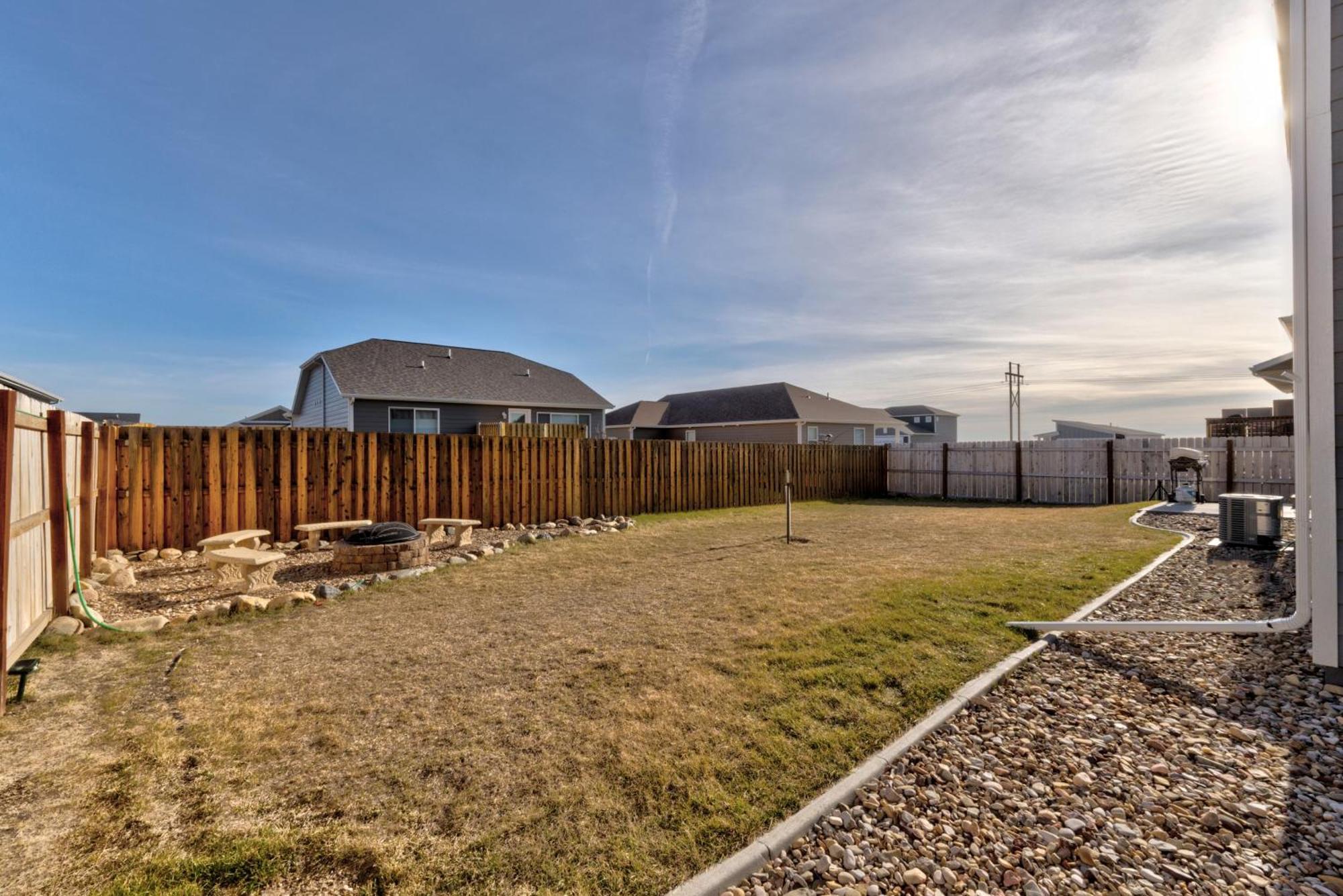 Holiday home Family Friendly, Locally Owned, On A Hill!