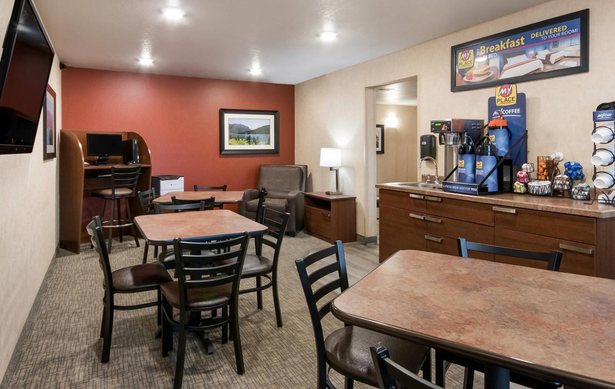 My Place Rapid Hotel 3*