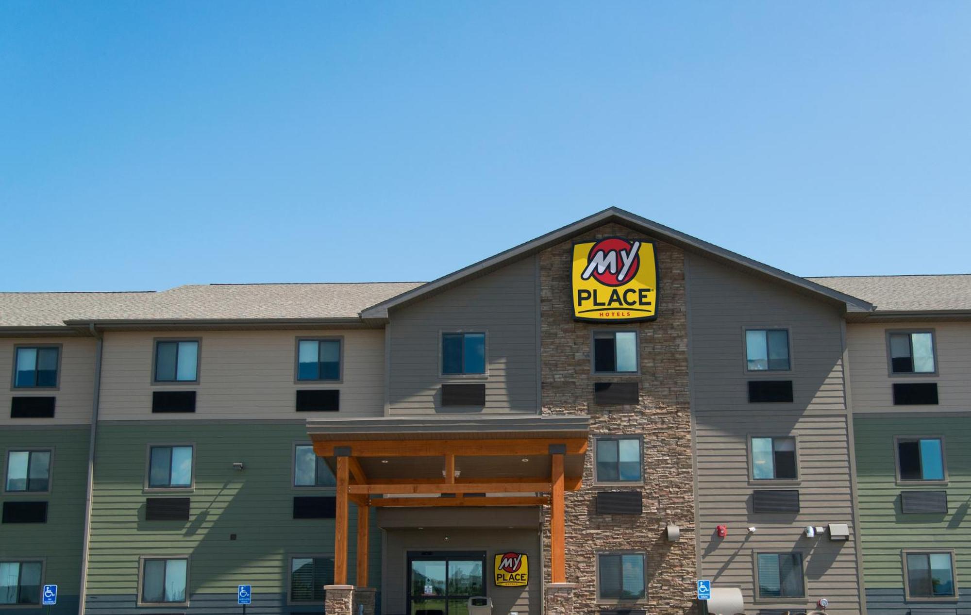 Hotel My Place Rapid 3*
