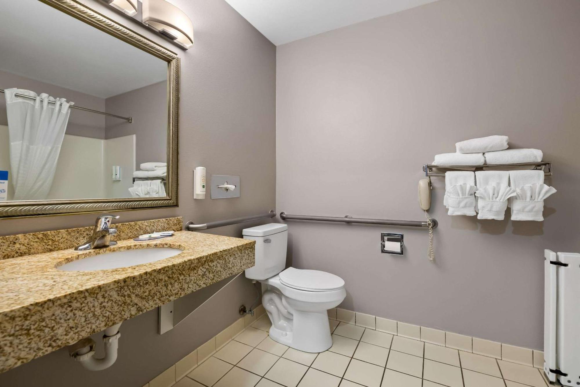Inn Quality Near Monument Health Rapid Hospital
