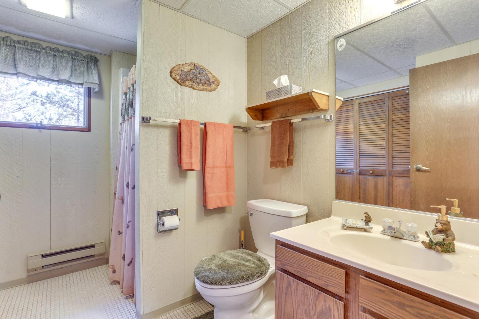 Holiday home Cozy Black Hills Nature Retreat With Private Deck! *