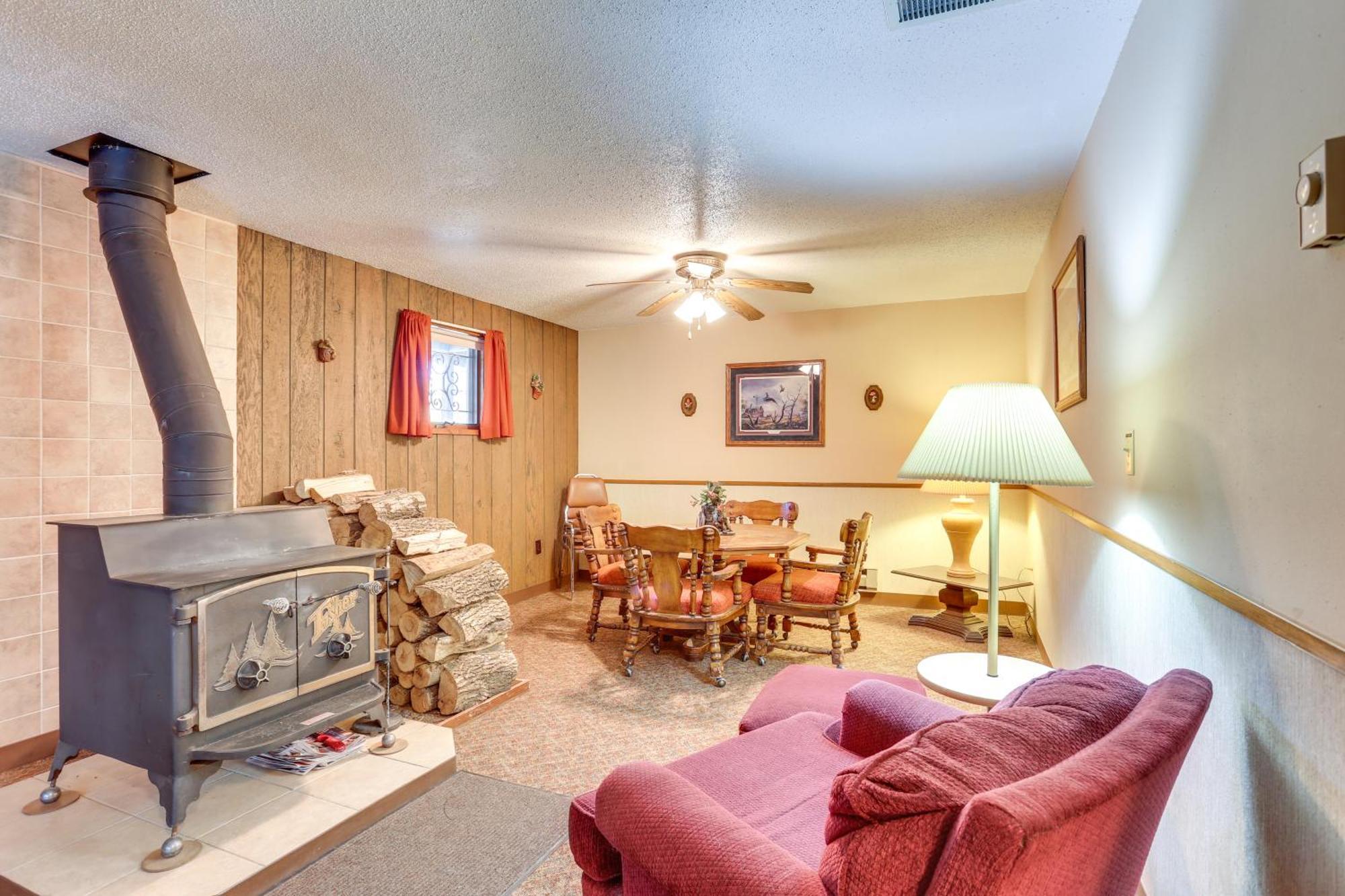 Cozy Black Hills Nature Retreat With Private Deck! Holiday home Rapid City