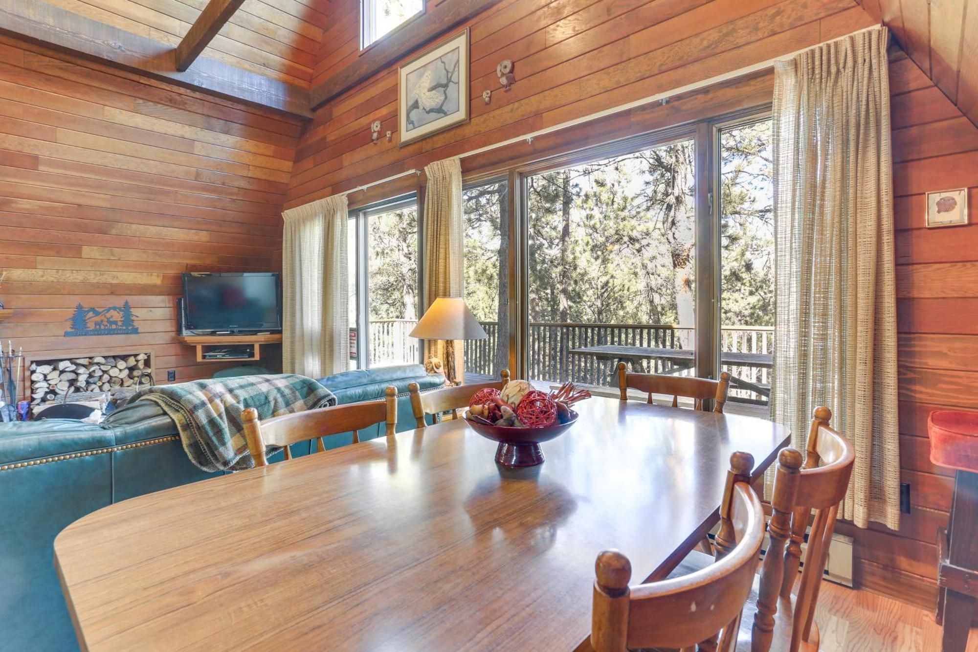Cozy Black Hills Nature Retreat With Private Deck! Holiday home *