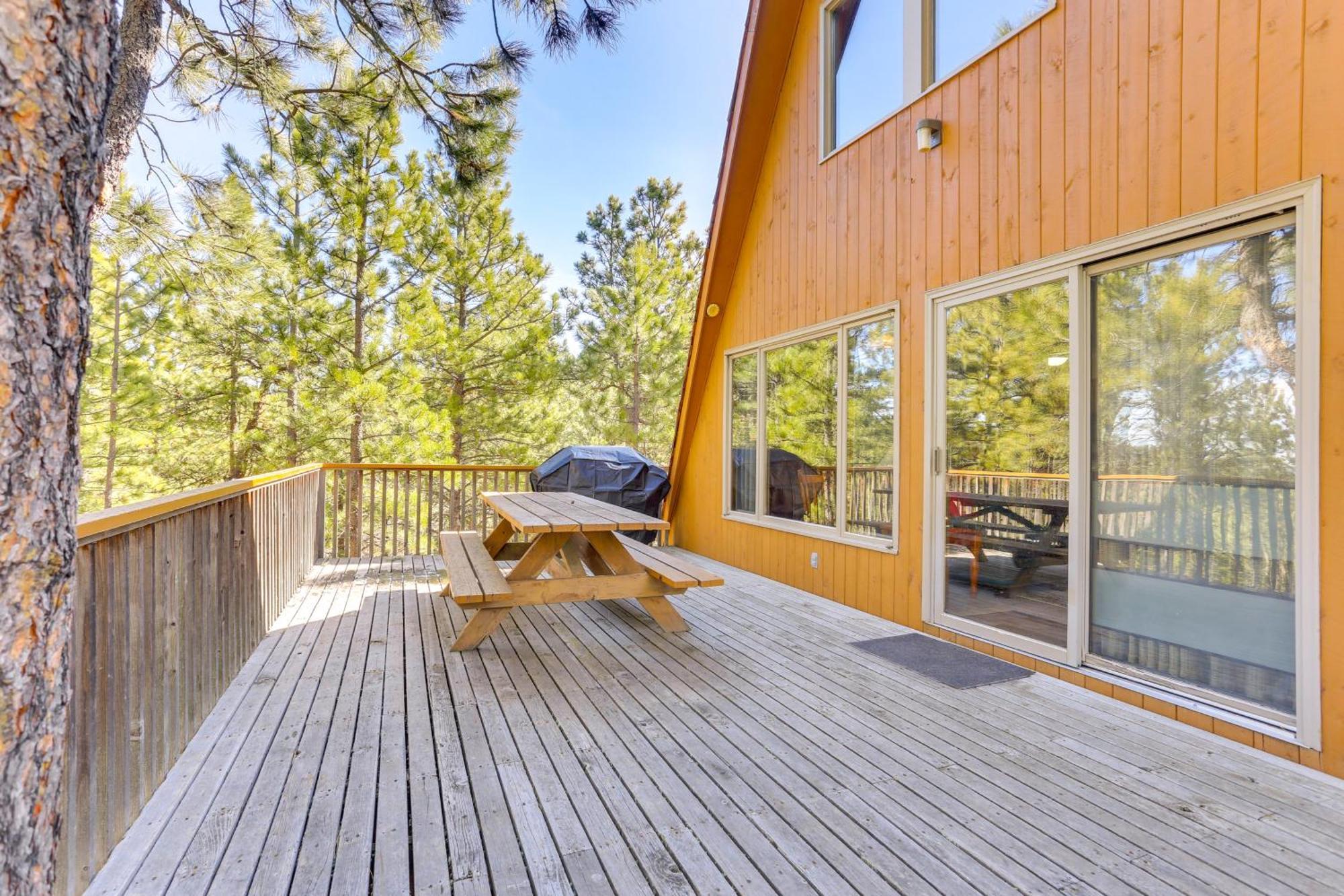 Cozy Black Hills Nature Retreat With Private Deck! Holiday home *