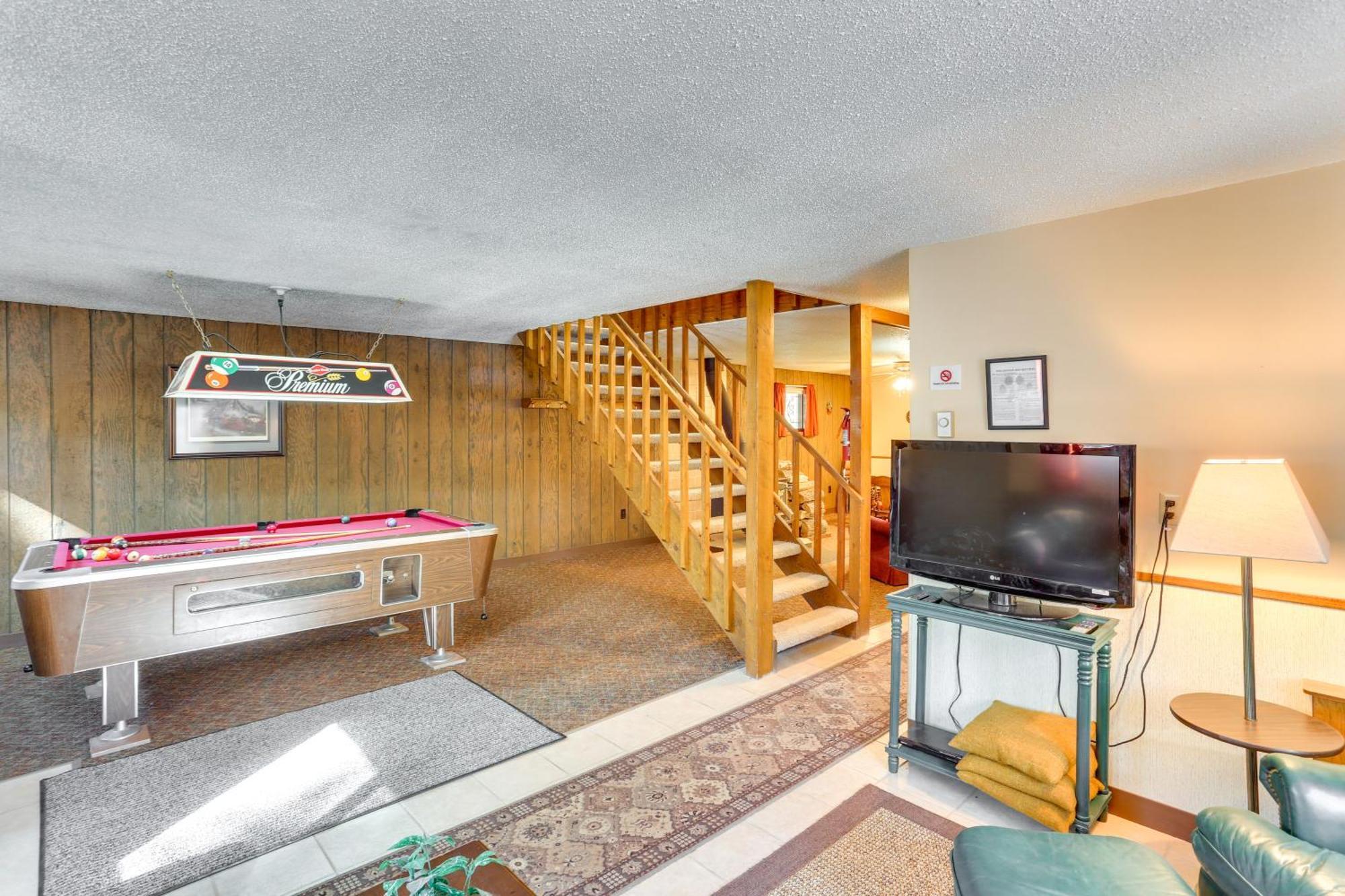 Holiday home Cozy Black Hills Nature Retreat With Private Deck! *