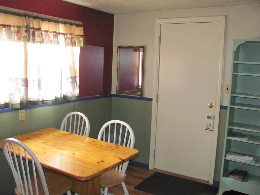 Garden Cottages - Motel 2*
