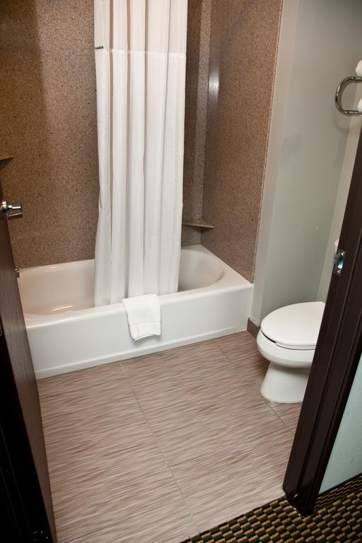Baymont By Wyndham Rapid Hotel