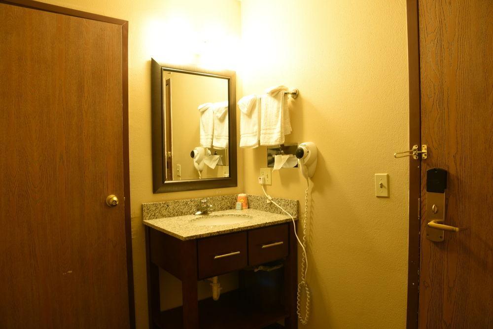 Dakota Pines Hotel Rapid City