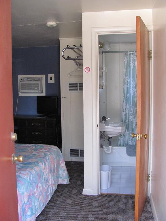 Motel Garden Cottages -
