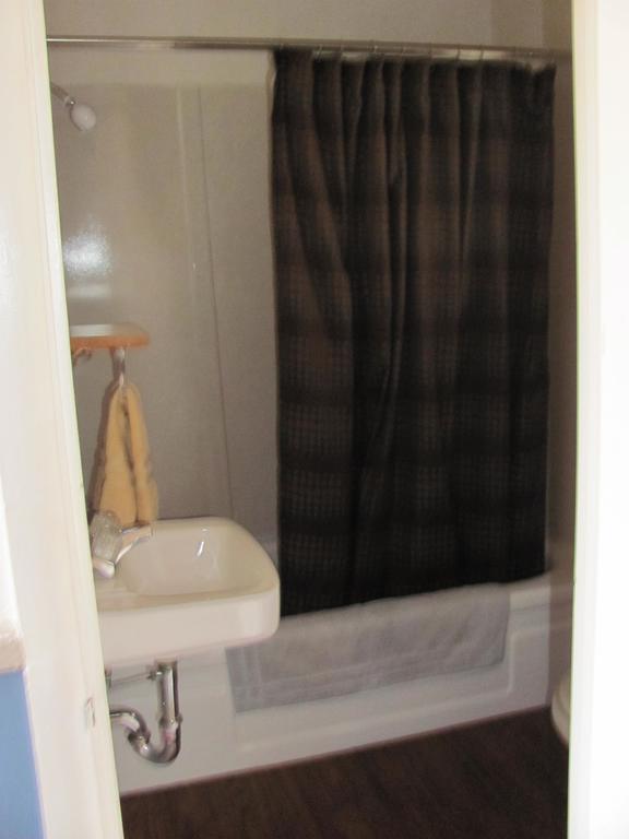 Garden Cottages - Motel 2*