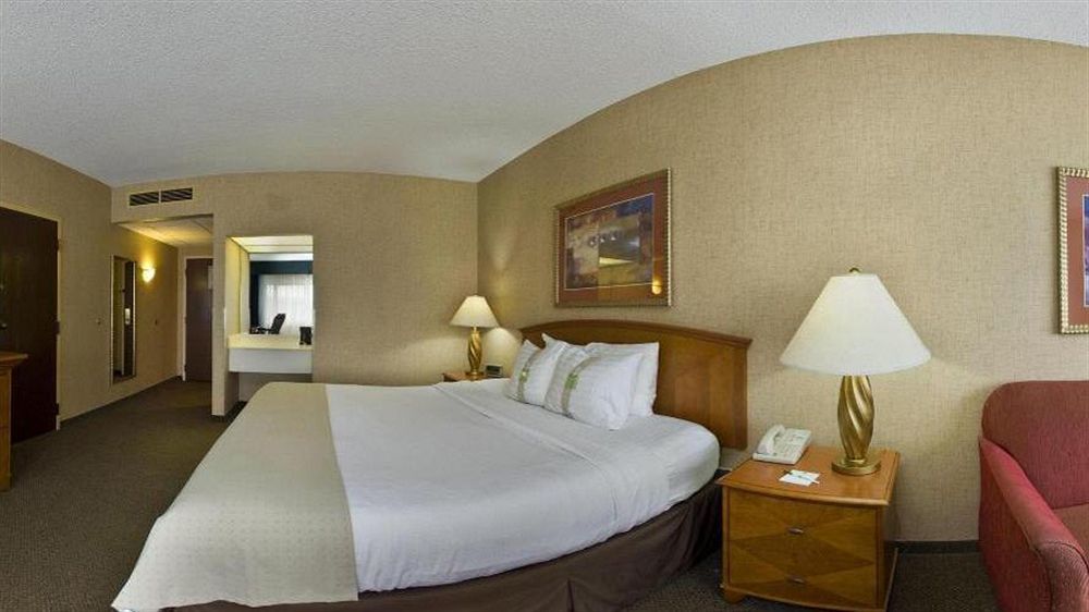 Doubletree By Hilton Rapid Downtown Convention Center 3*
