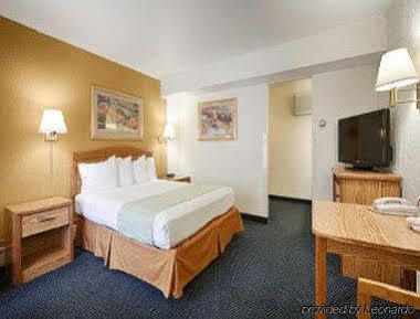 Travelodge By Wyndham Rapid 2*