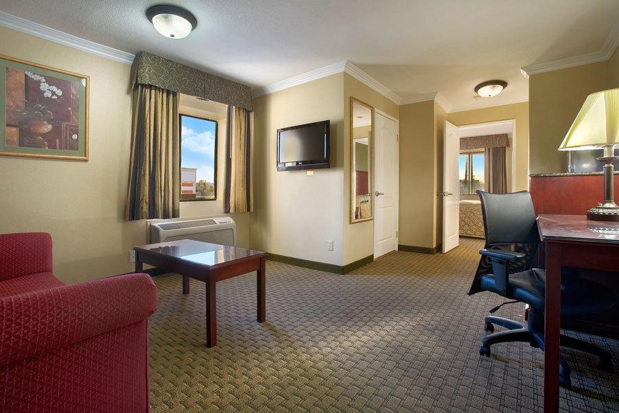 Elevation & Suites, Trademark Collection By Wyndham
