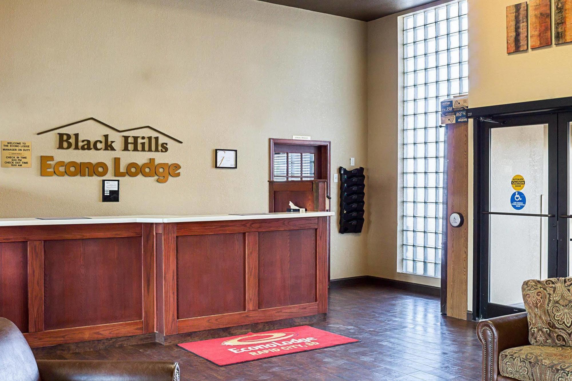 Econo Black Hills Lodge