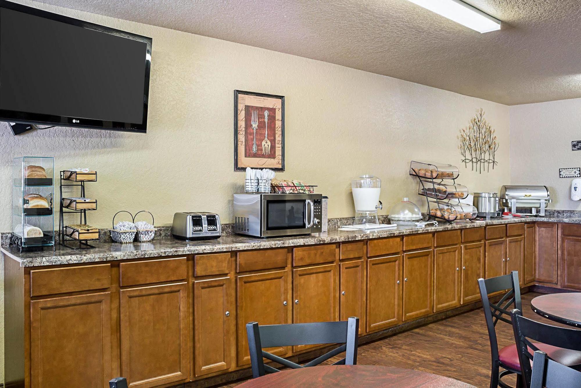 Econo Black Hills Lodge Rapid City