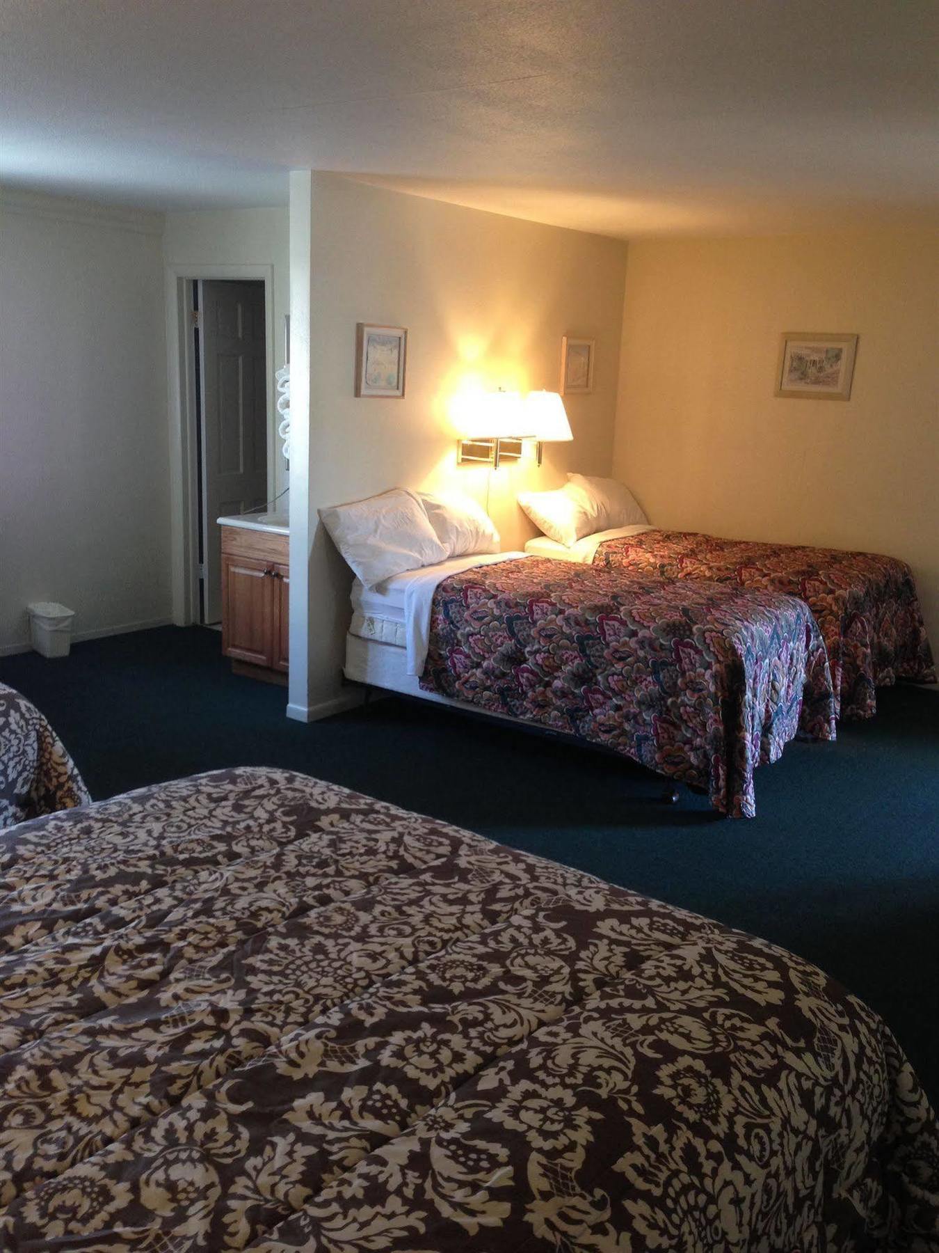 Town House Motel