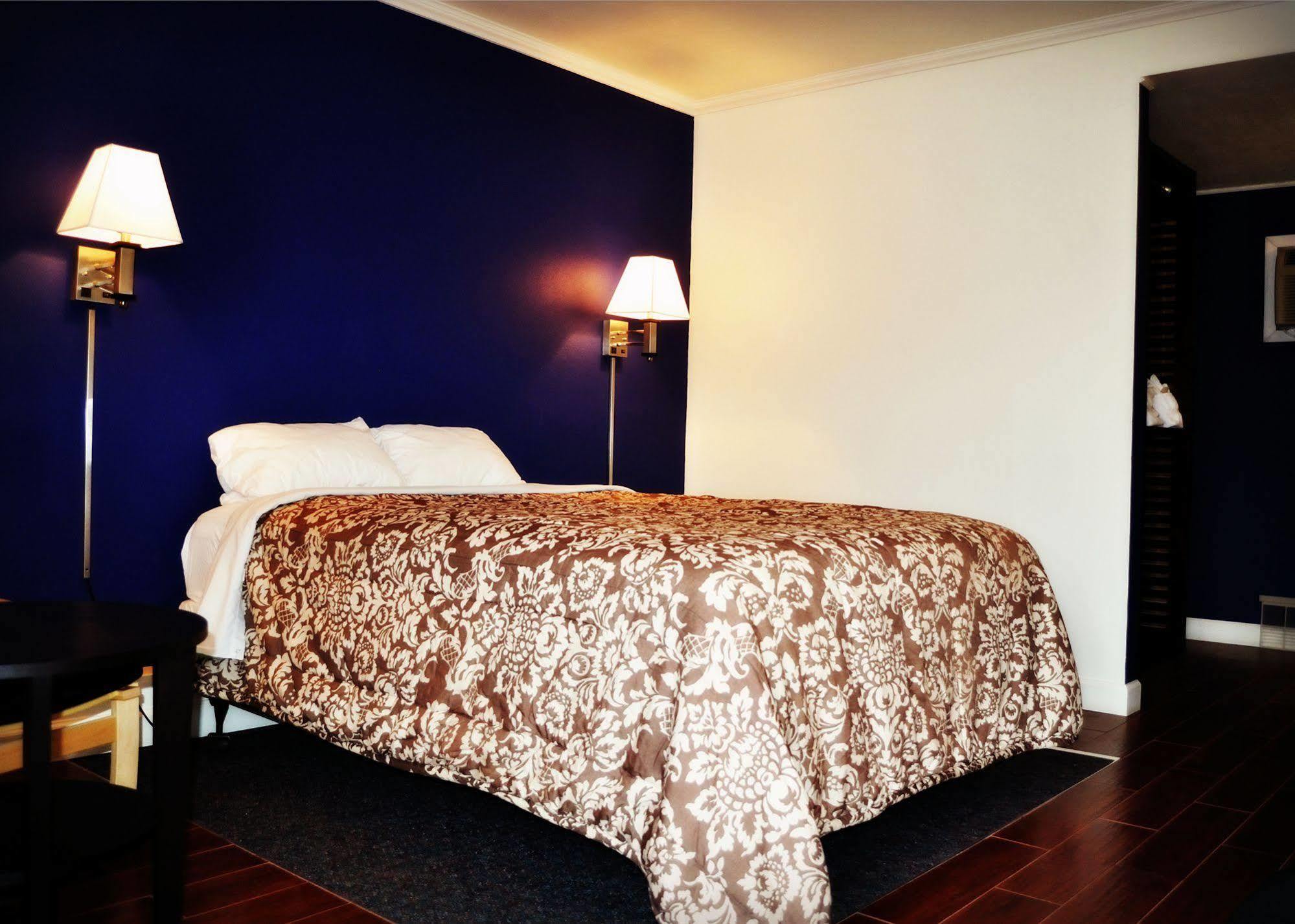 Motel Town House 2*