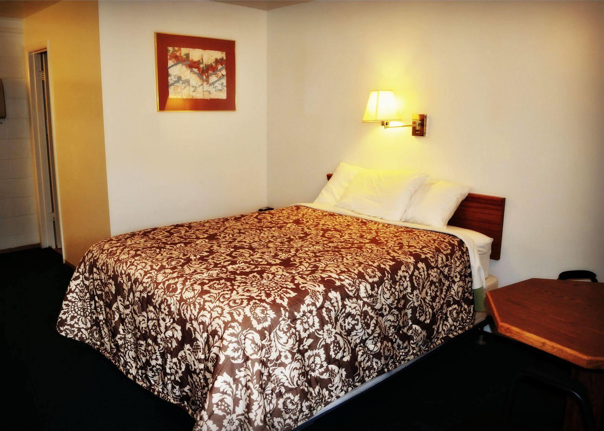 Town House 2*