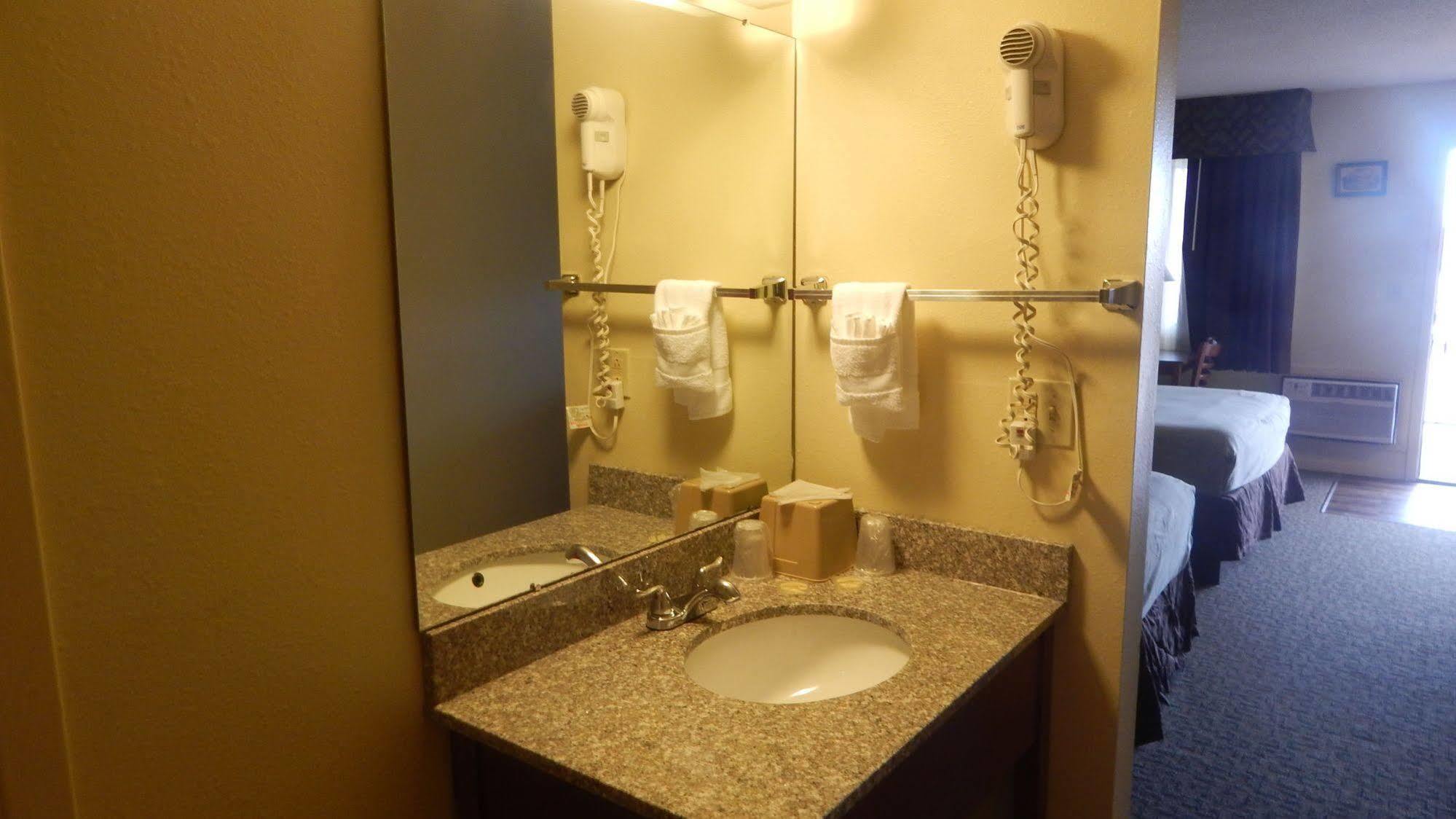 Fair Value - Rapid Motel 2*