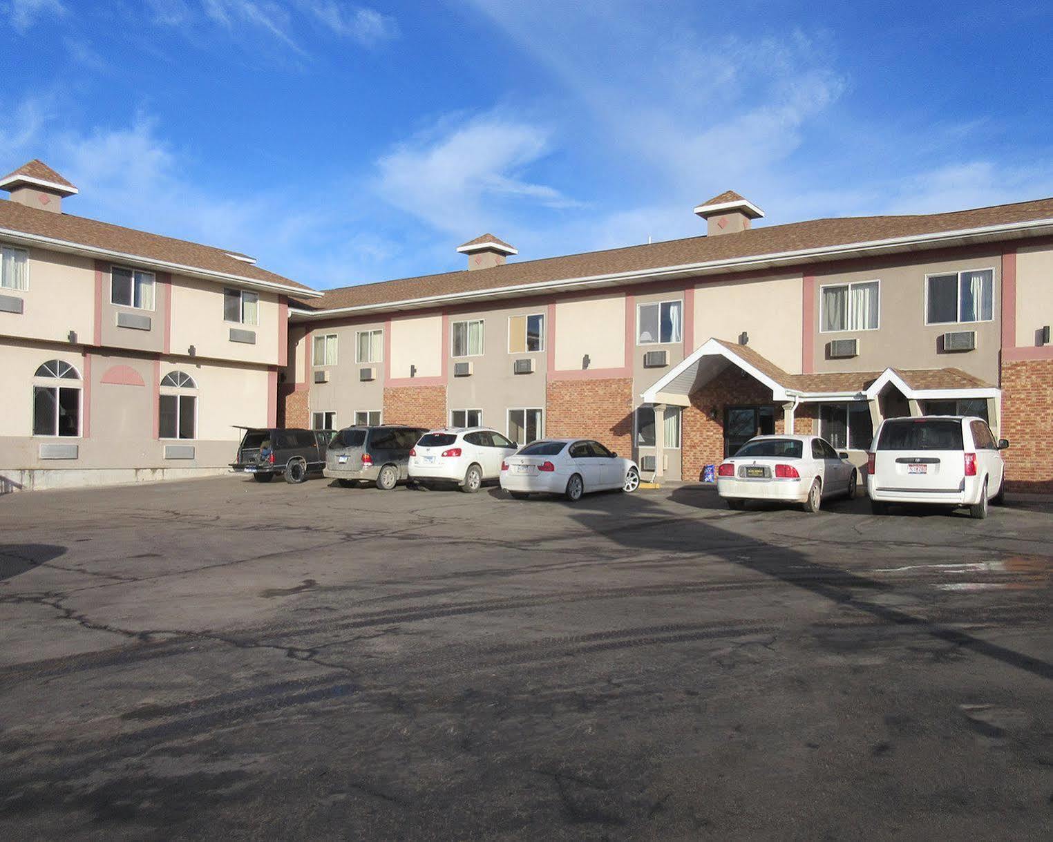 Dakota Pines Hotel *