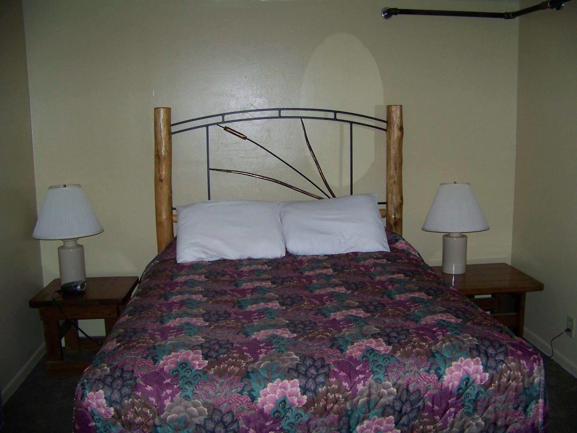 Hotel Canyon Lake