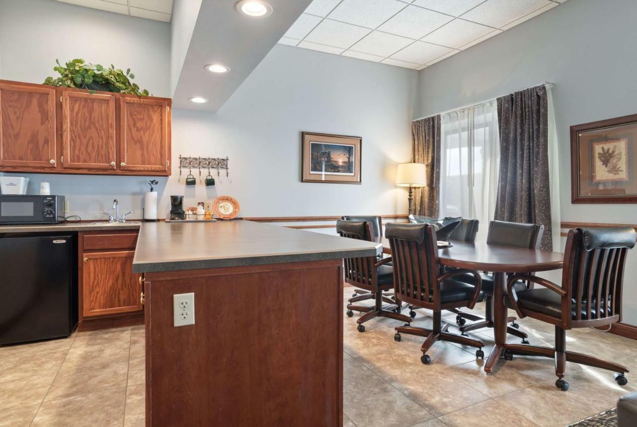 Hotel Elevation & Suites, Trademark Collection By Wyndham