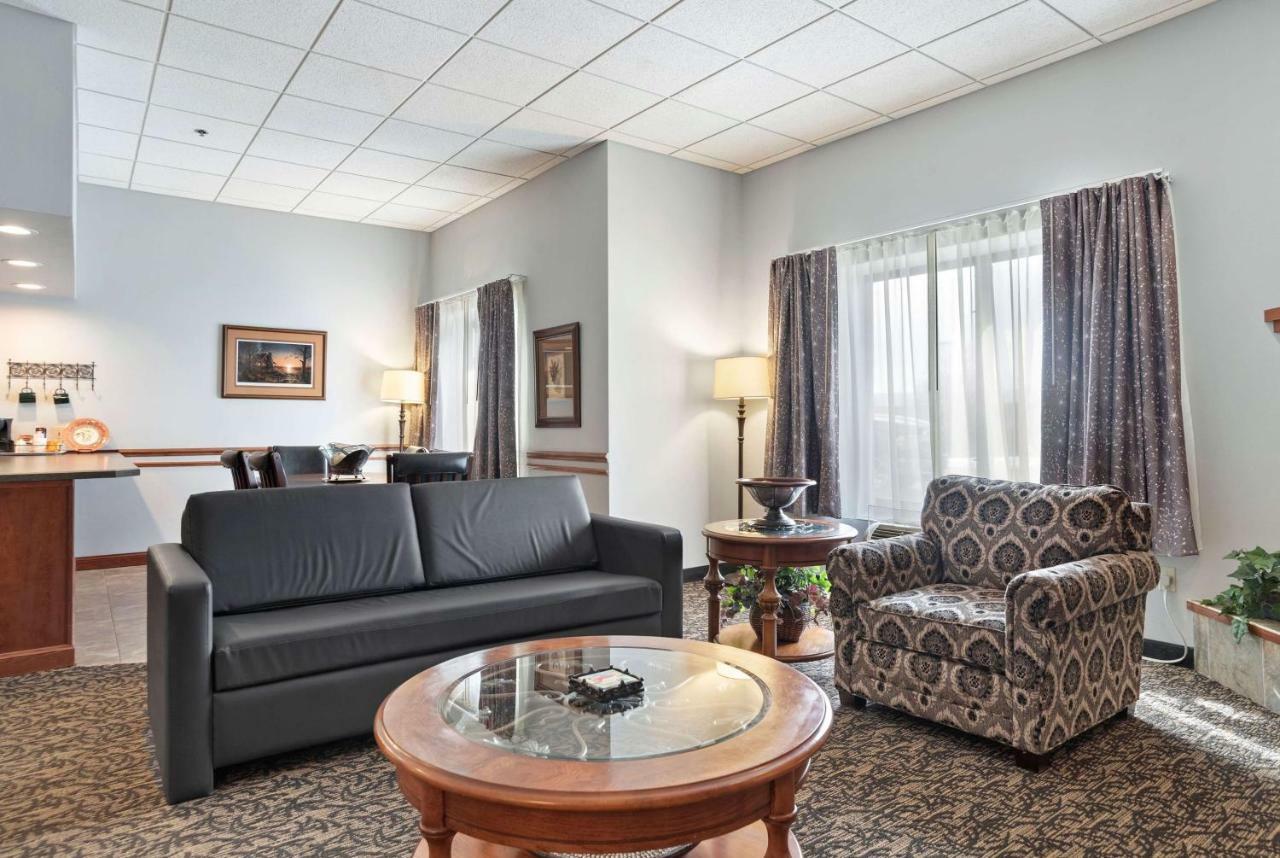 Hotel Elevation & Suites, Trademark Collection By Wyndham