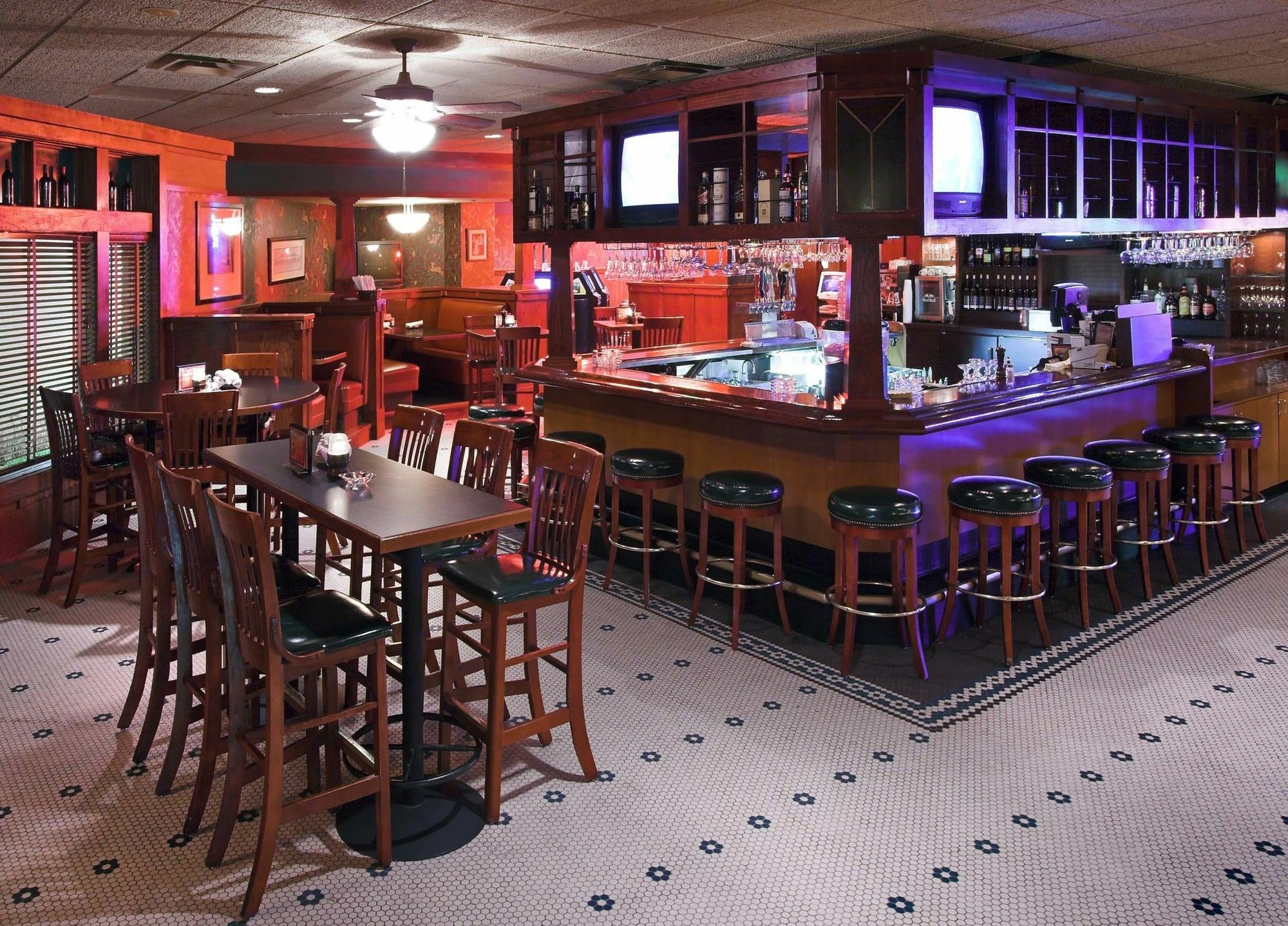 Western Ramkota Hotel 3*