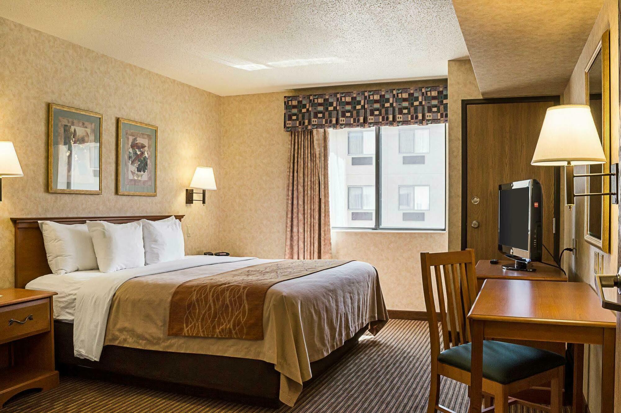 Comfort I-90 Hotel 3*