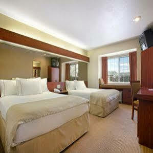 Microtel & By Wyndham Rapid Hotel