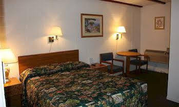 Capsule hotel Lazy U Rapid City