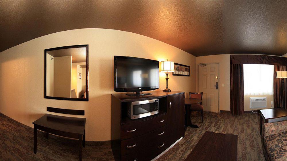 Econo Black Hills Lodge