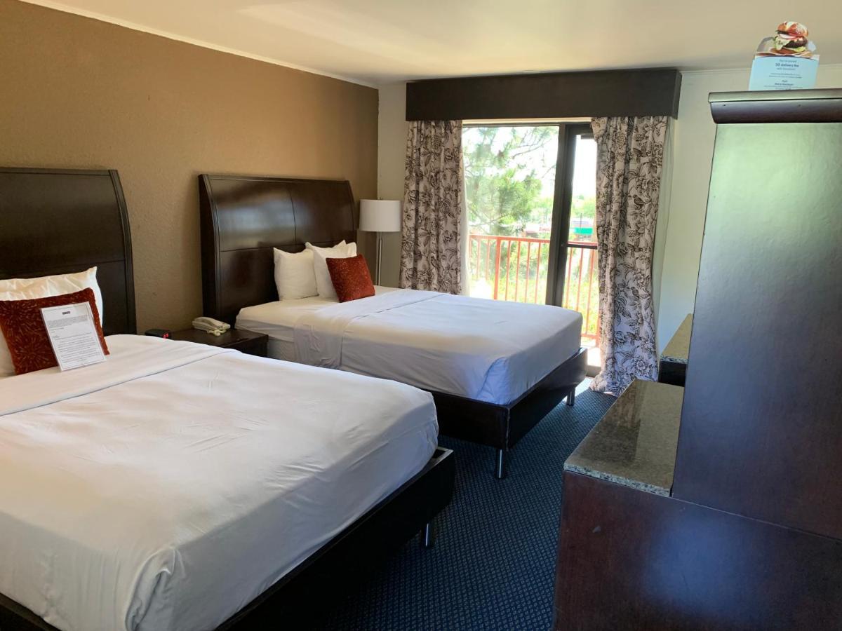 Travelodge By Wyndham Rapid 2*