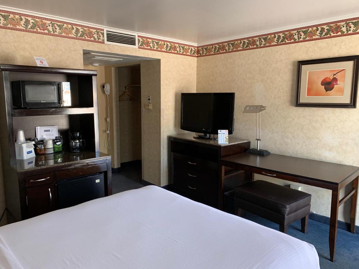 Travelodge By Wyndham Rapid 2*