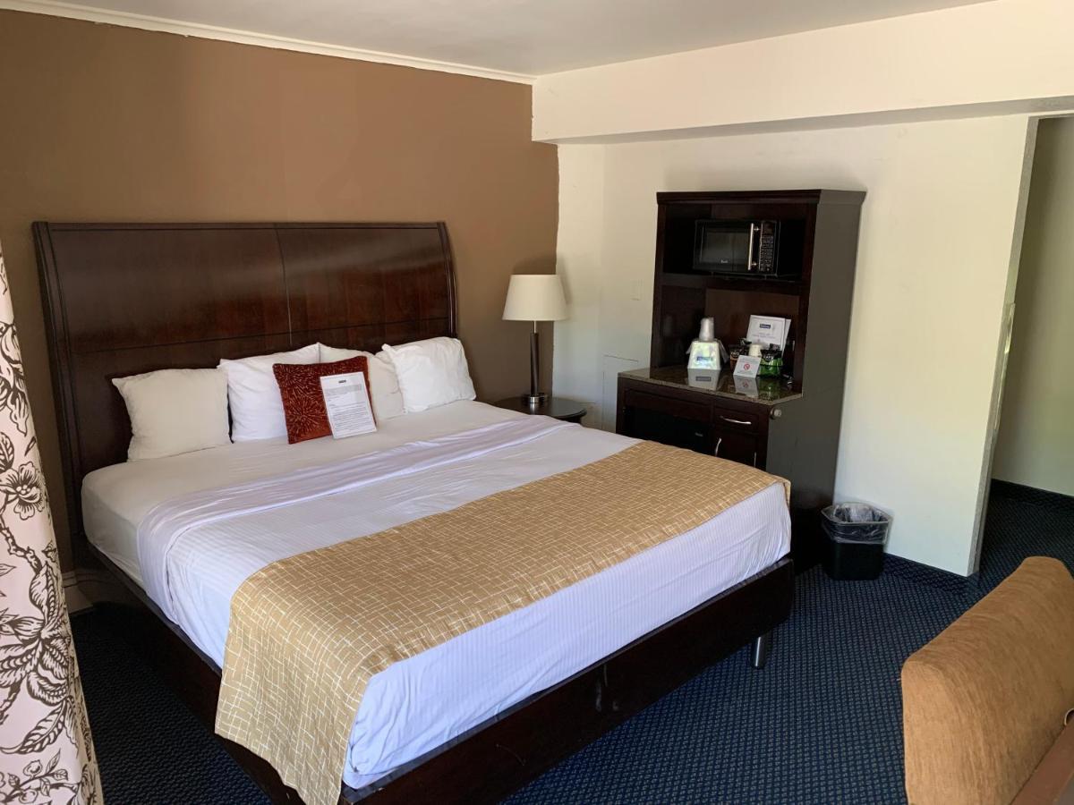 Travelodge By Wyndham Rapid Hotel 2*