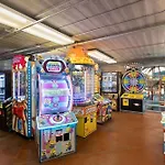 La Quinta Inn And Suites By Wyndham At Watiki Waterpark