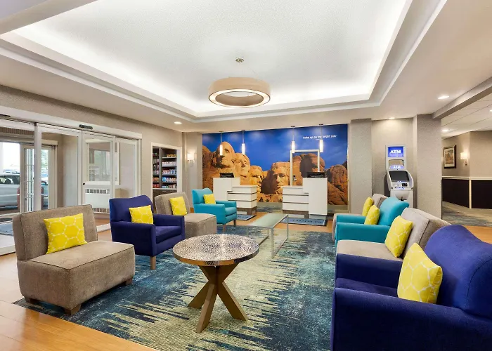 La Quinta Inn And Suites By Wyndham At Watiki Waterpark