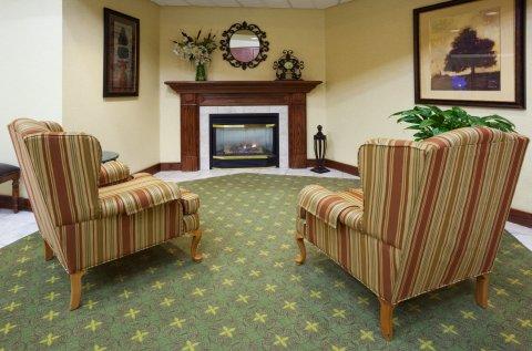 Express & Rapid By Ihg Hotel Rapid City