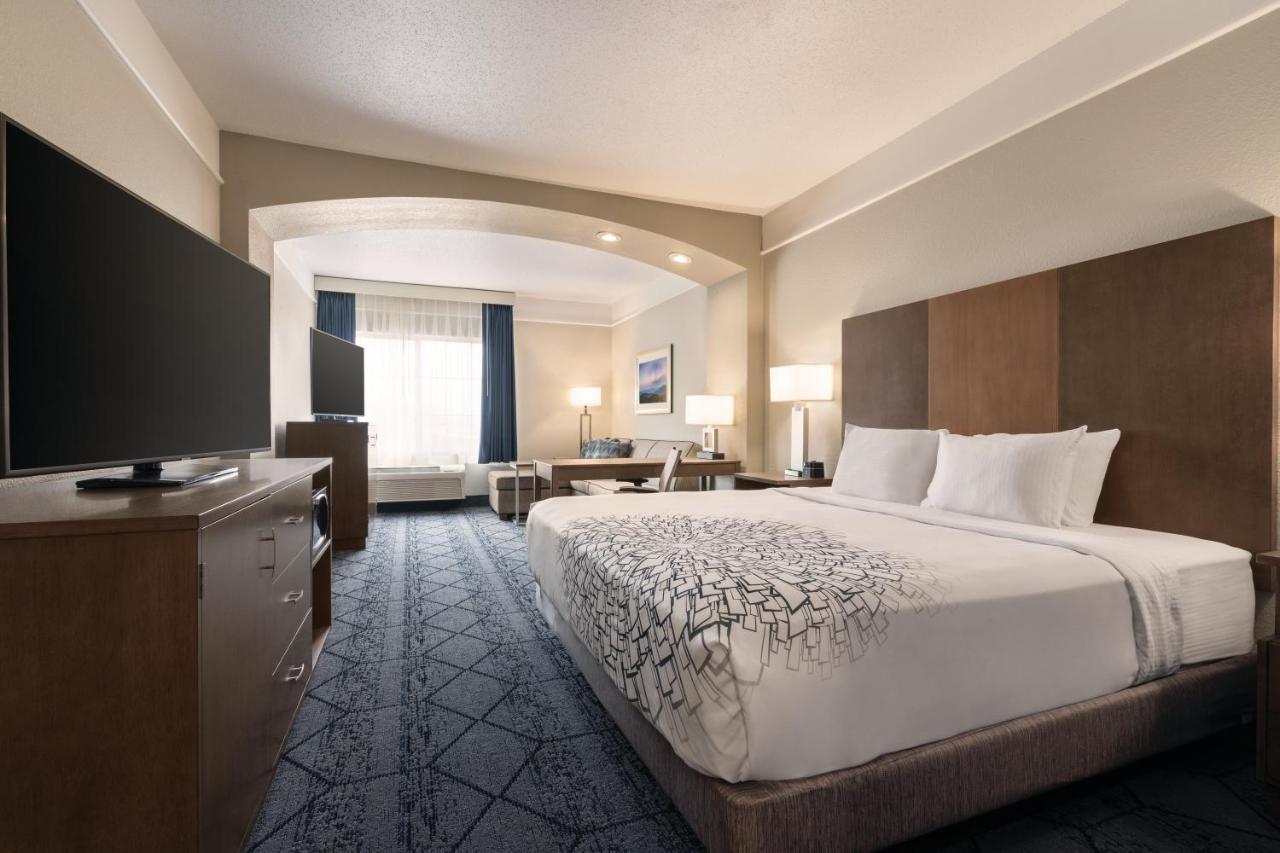 Hotel La Quinta And By Wyndham At Watiki Waterpark 3*