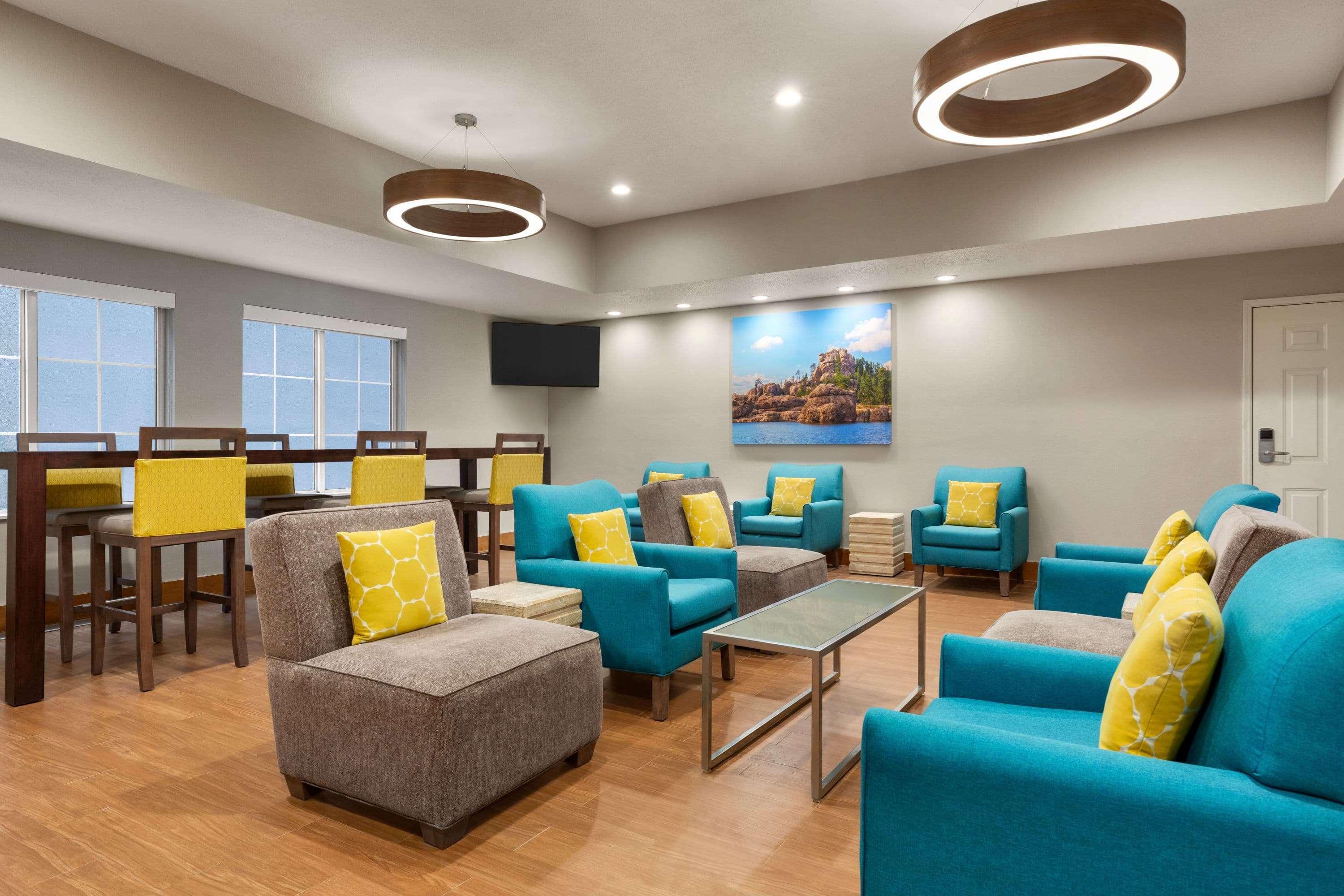 La Quinta And By Wyndham At Watiki Waterpark
