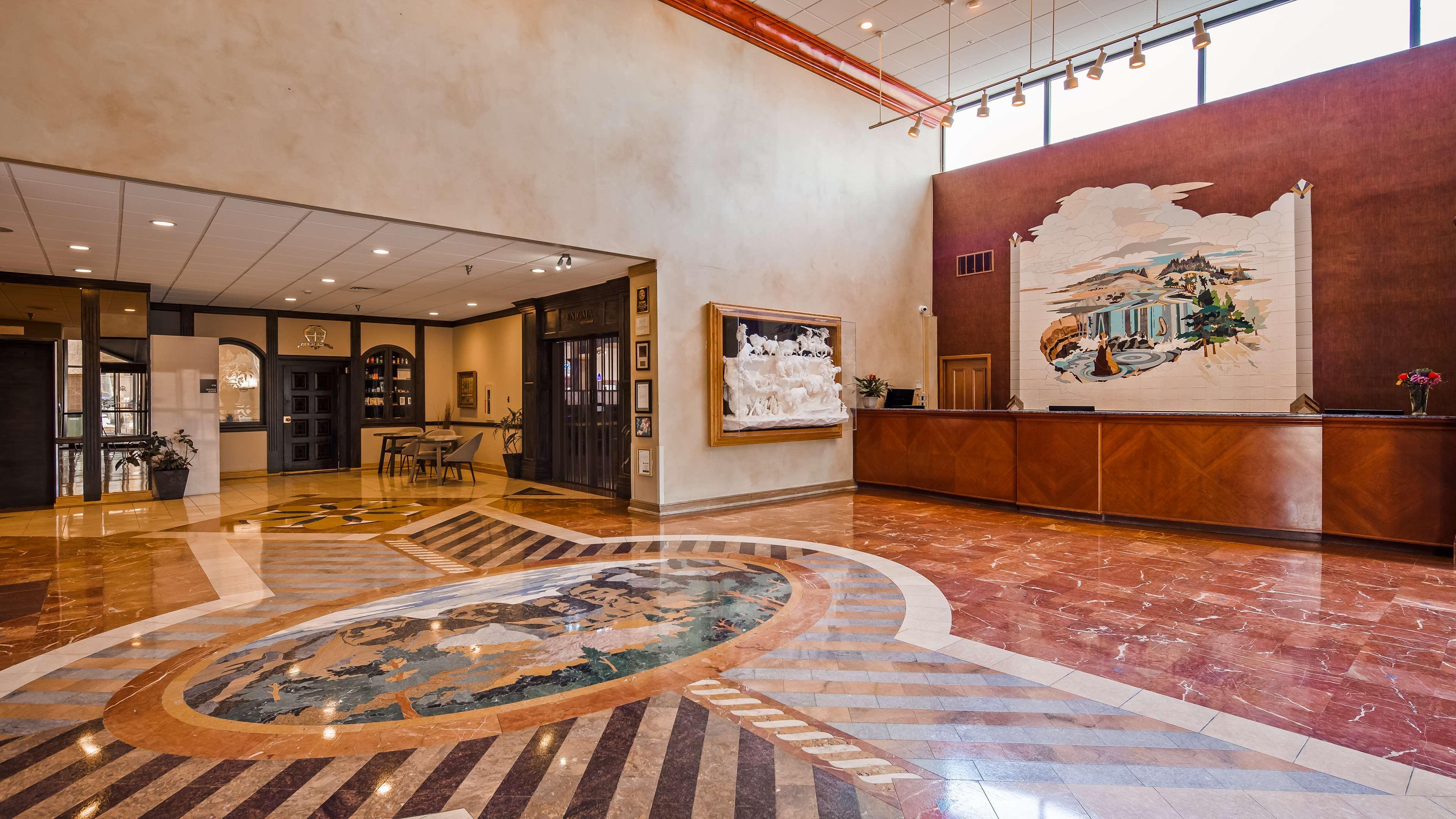 The Rushmore & Suites; Bw Premier Collection Hotel 3*