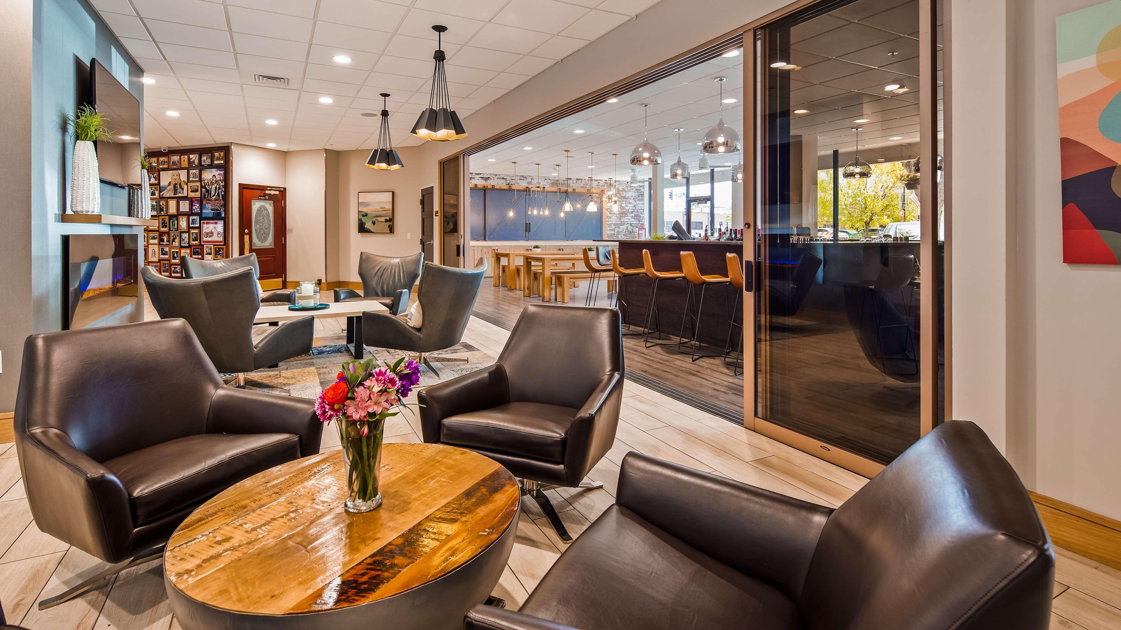 The Rushmore & Suites; Bw Premier Collection Hotel