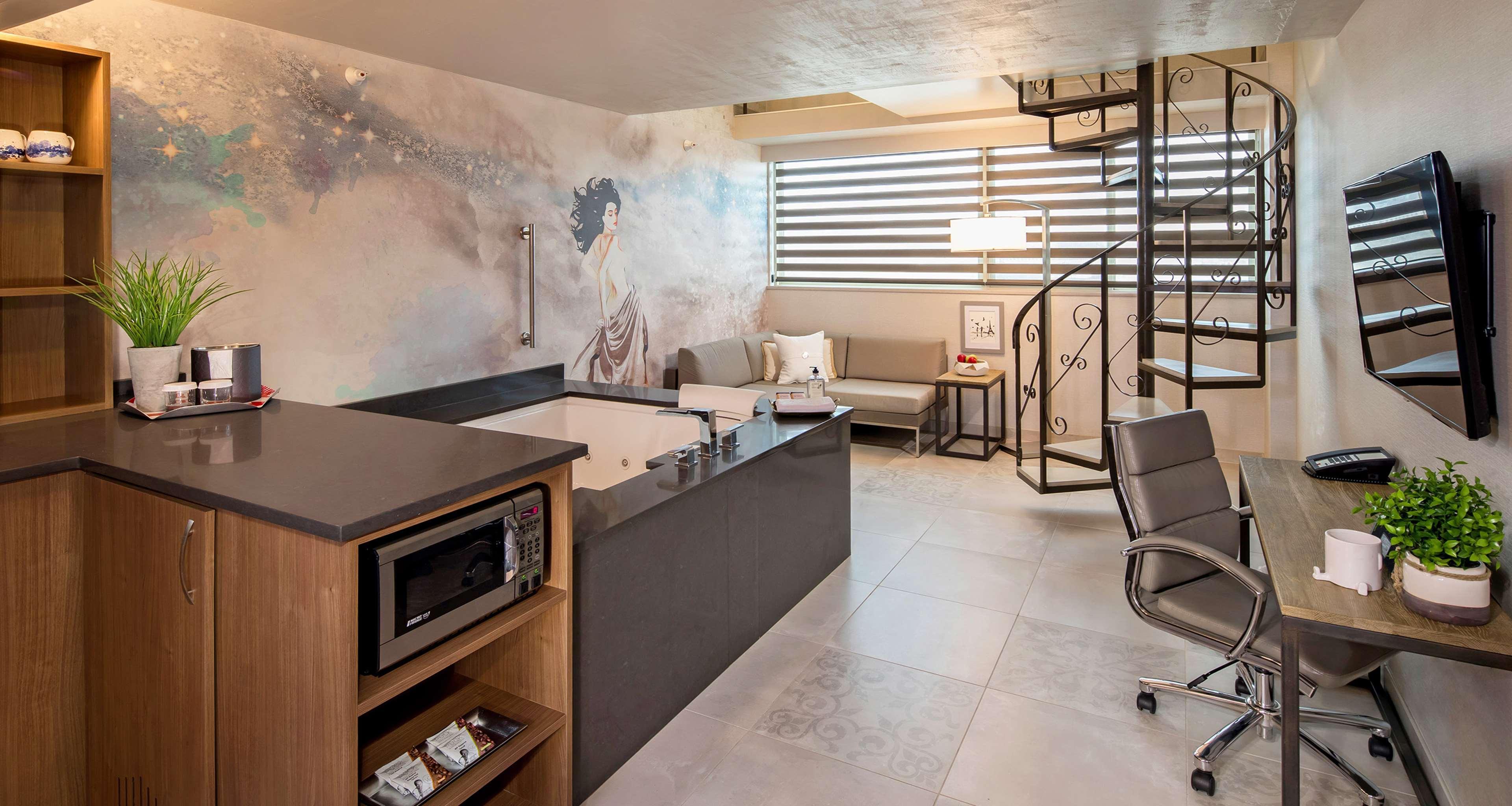 The Rushmore & Suites; Bw Premier Collection Hotel Rapid City
