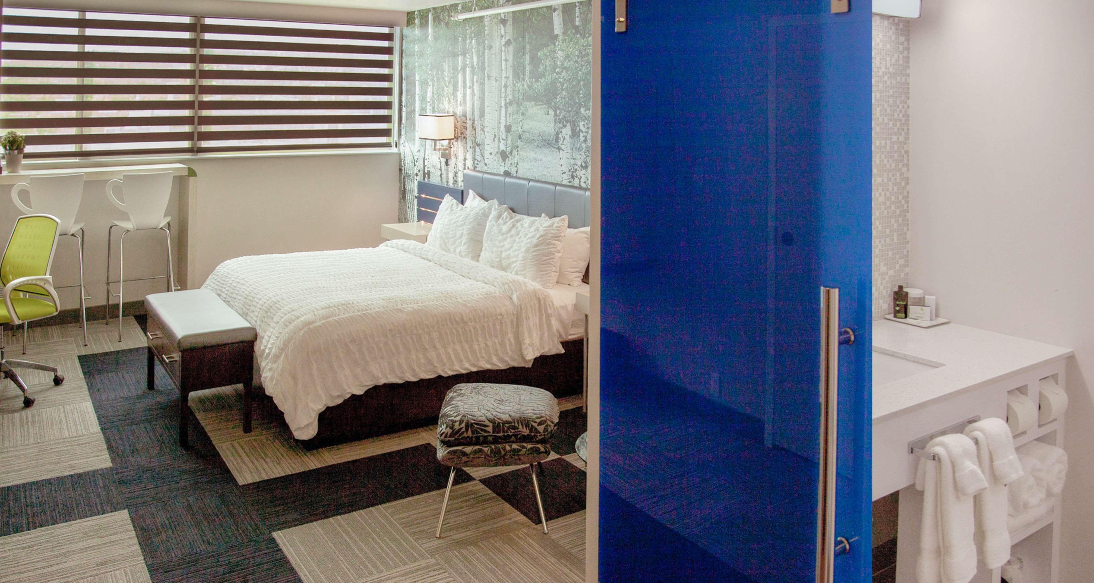 The Rushmore & Suites; Bw Premier Collection Hotel