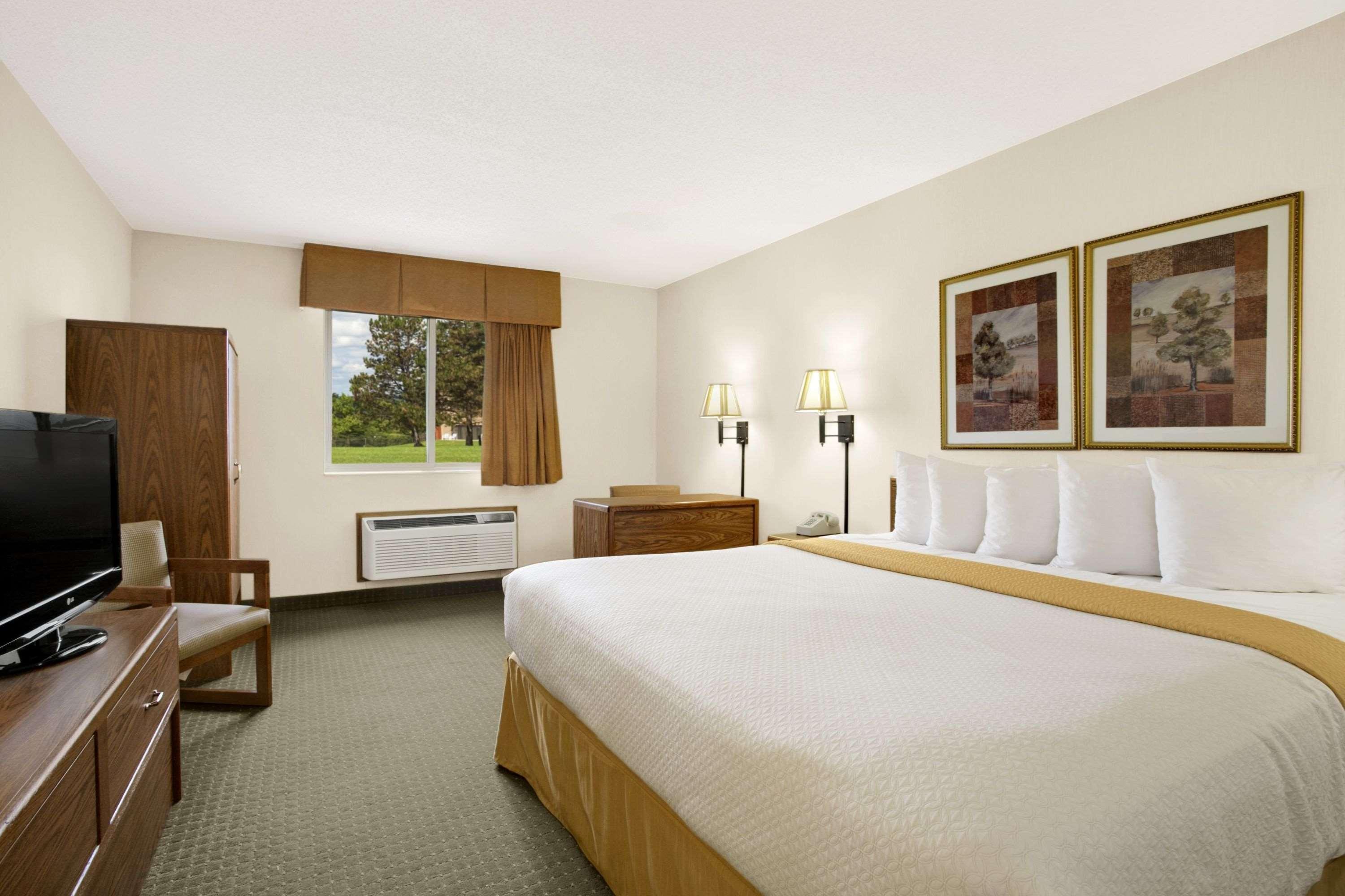 Hotel Days By Wyndham Rapid 2*
