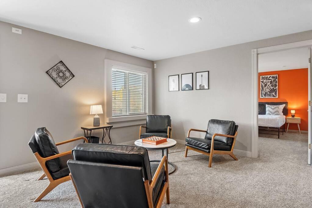 Modern Home-garage-scenic Patio * Rapid City