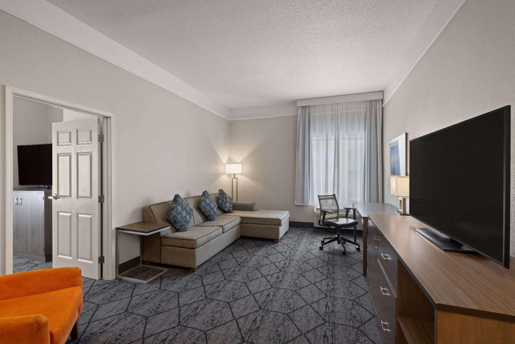 Hotel La Quinta And By Wyndham At Watiki Waterpark