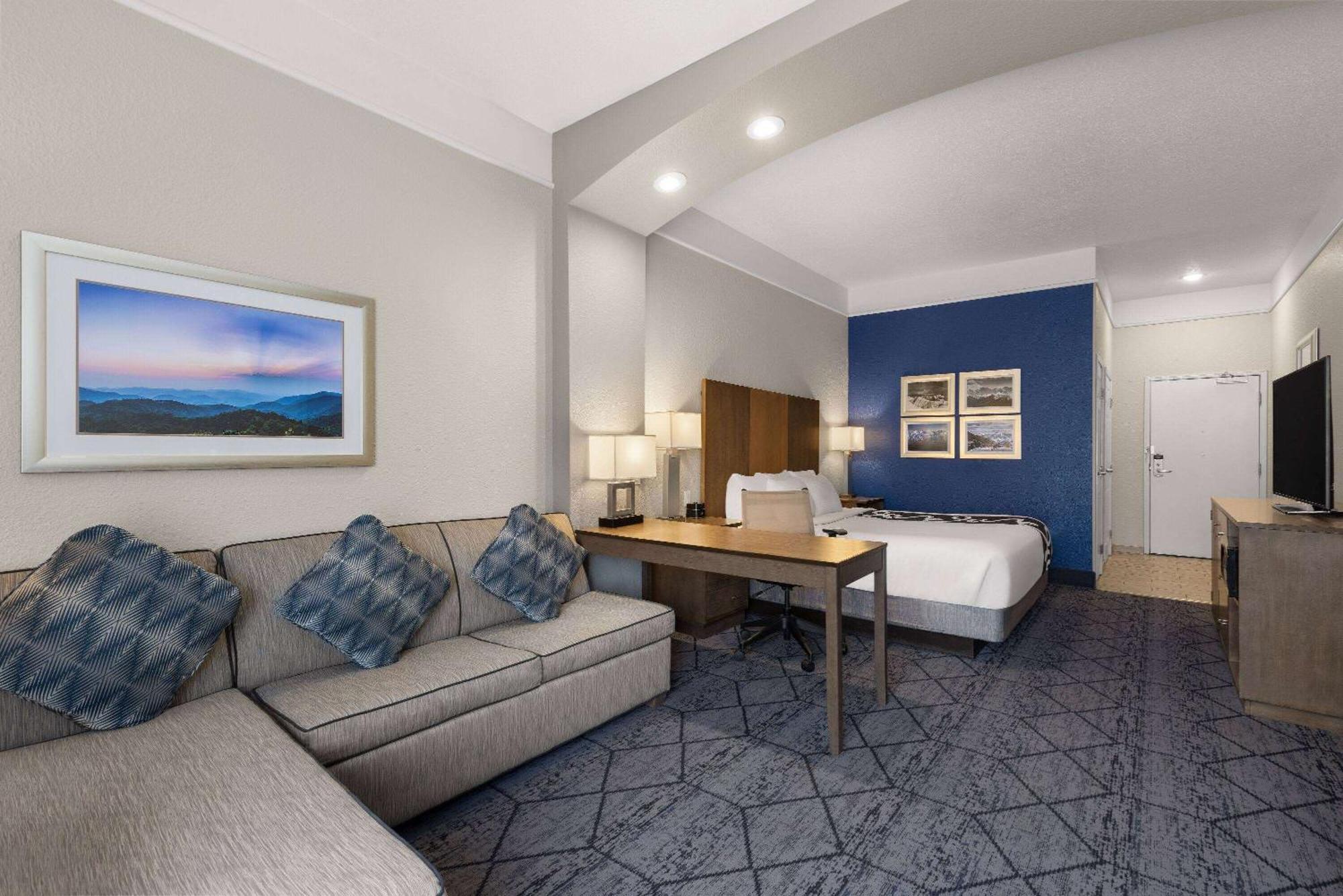 Hotel La Quinta And By Wyndham At Watiki Waterpark 3*