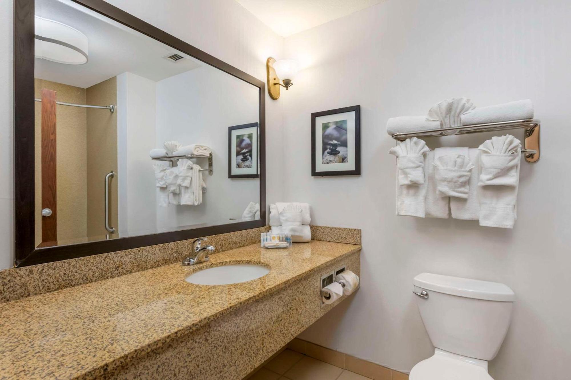 Hotel Comfort Conference Center Rapid 3*
