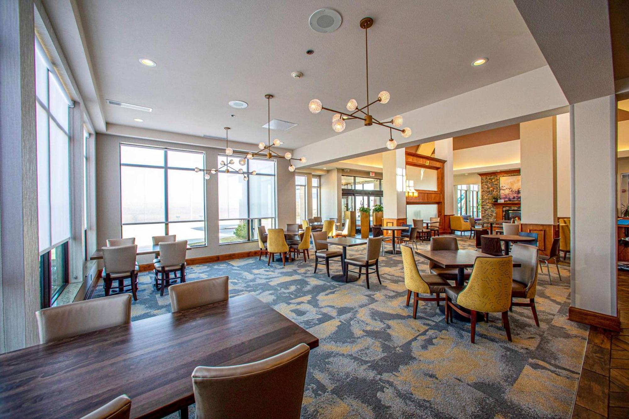 Hilton Garden Rapid Hotel 3*